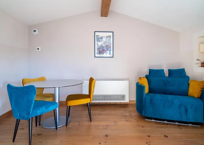 La Barule Apartment Charols