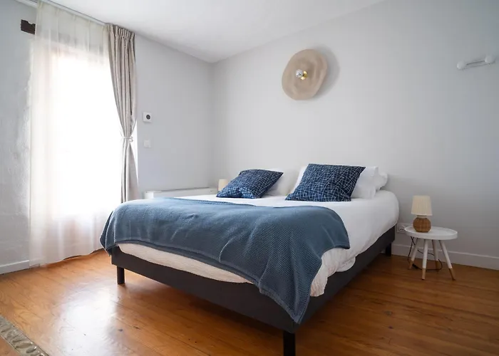 La Barule Apartment Charols